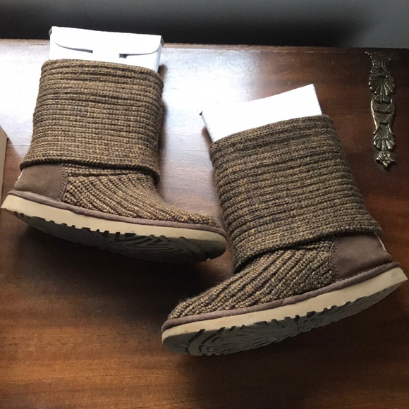 EUC Cardy UGGs - Picture 3 of 8